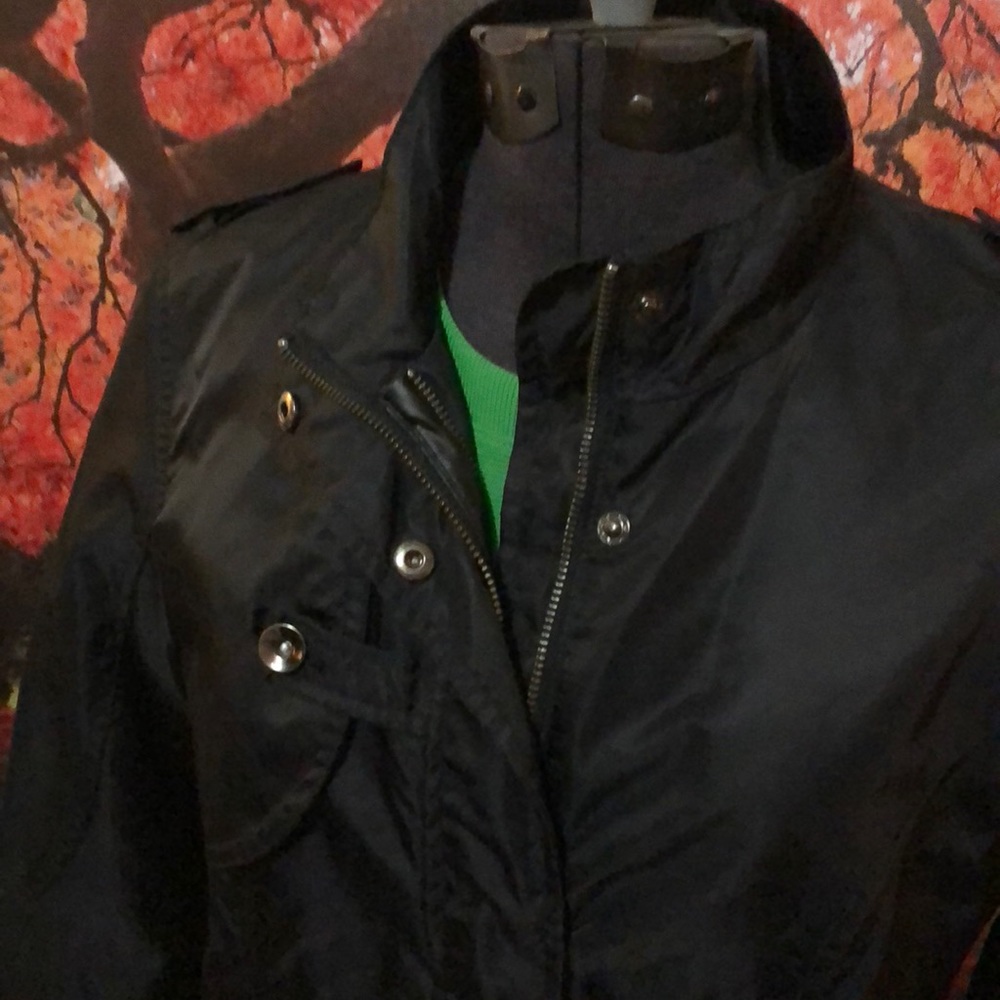 Basic black raincoat / trench coat